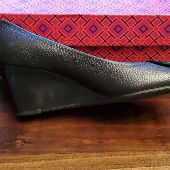 Shoes - Picture 4 of 5